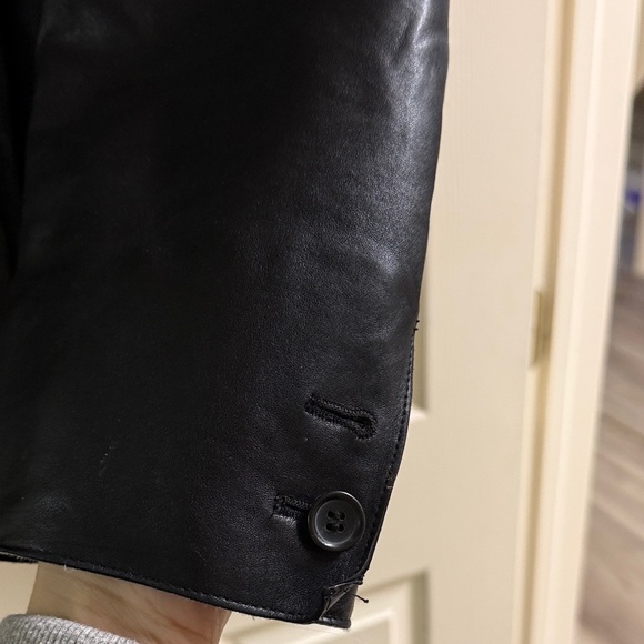 BOSS Men's Sleek Black Leather Jacket - Picture 6 of 6